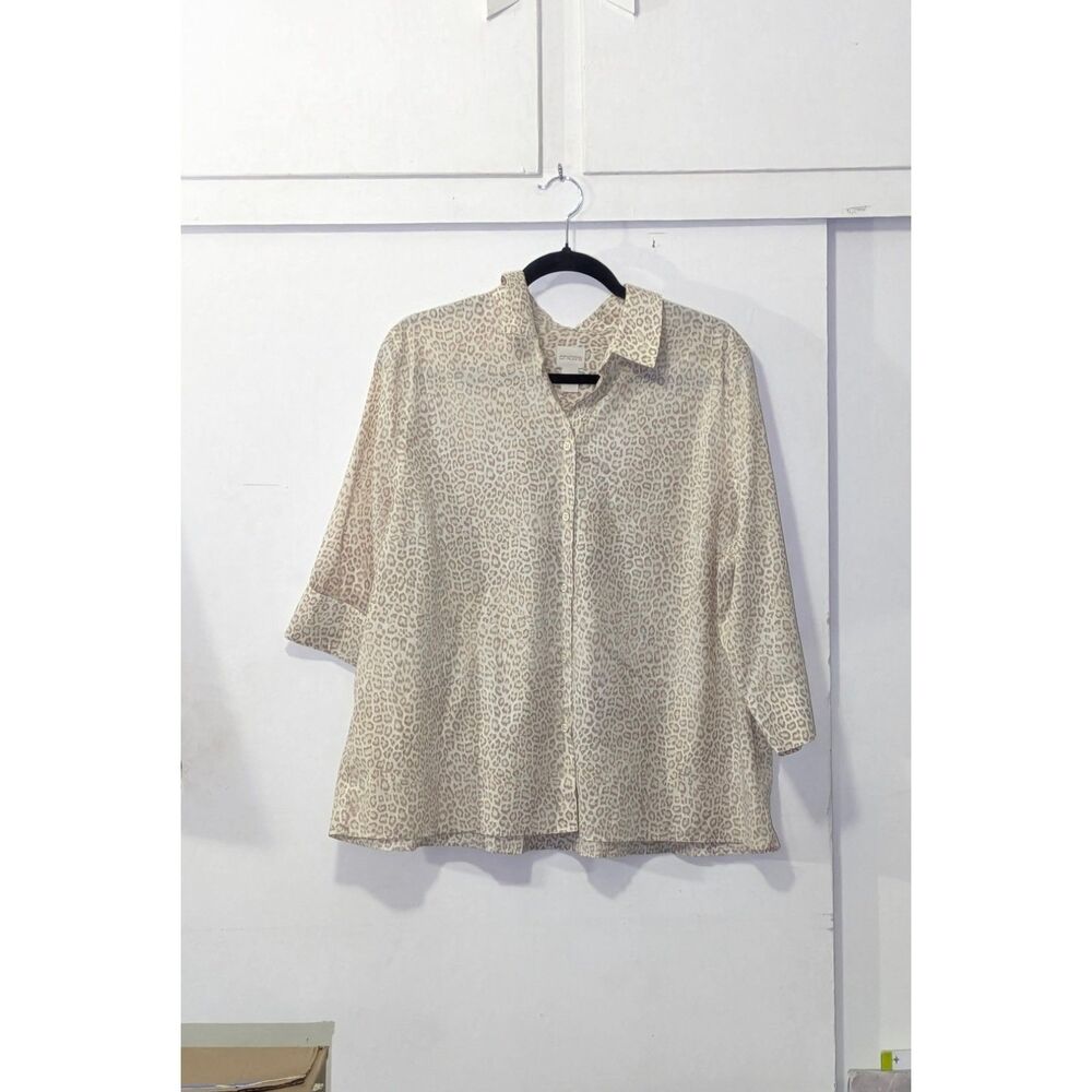 Chico's leopard print no iron collared button up XL - Picture 2 of 8